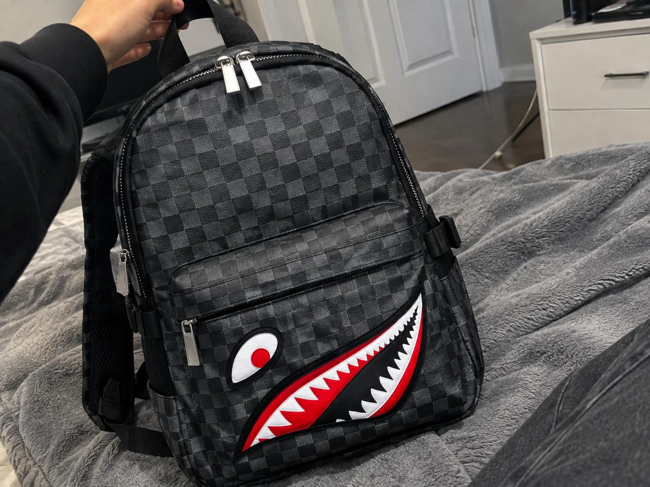 Checkered Shark Design Backpack - photo 3