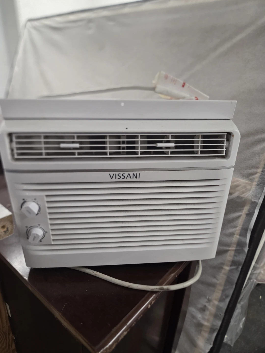 Vissani Window Air Conditioner - photo 2