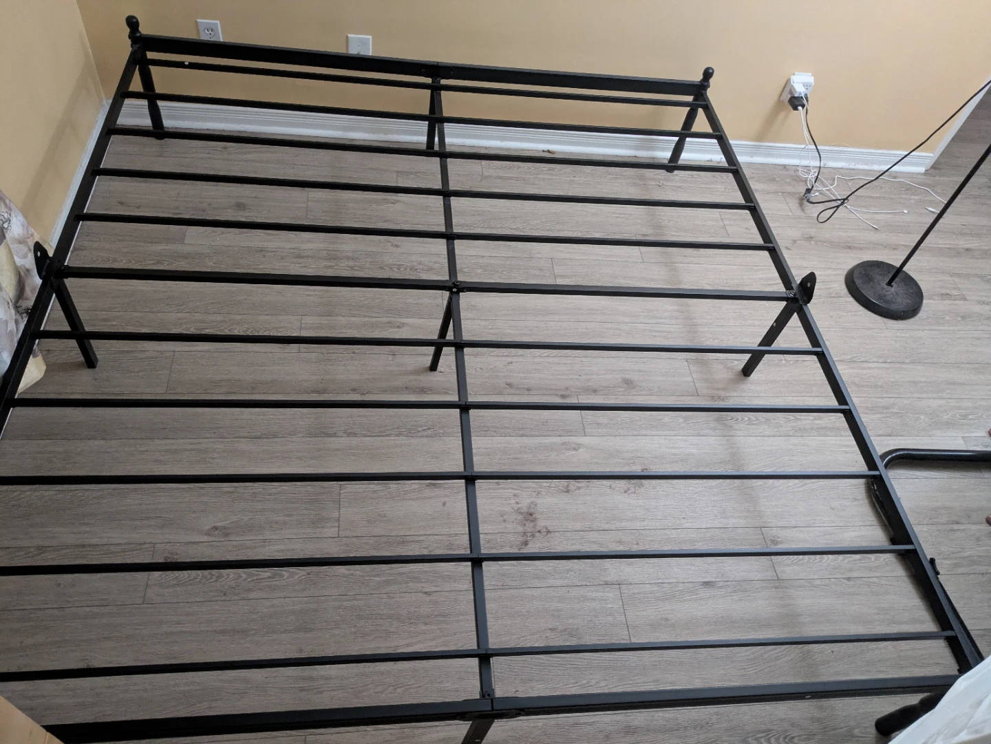 King Size Metal Bed Frame - photo 2