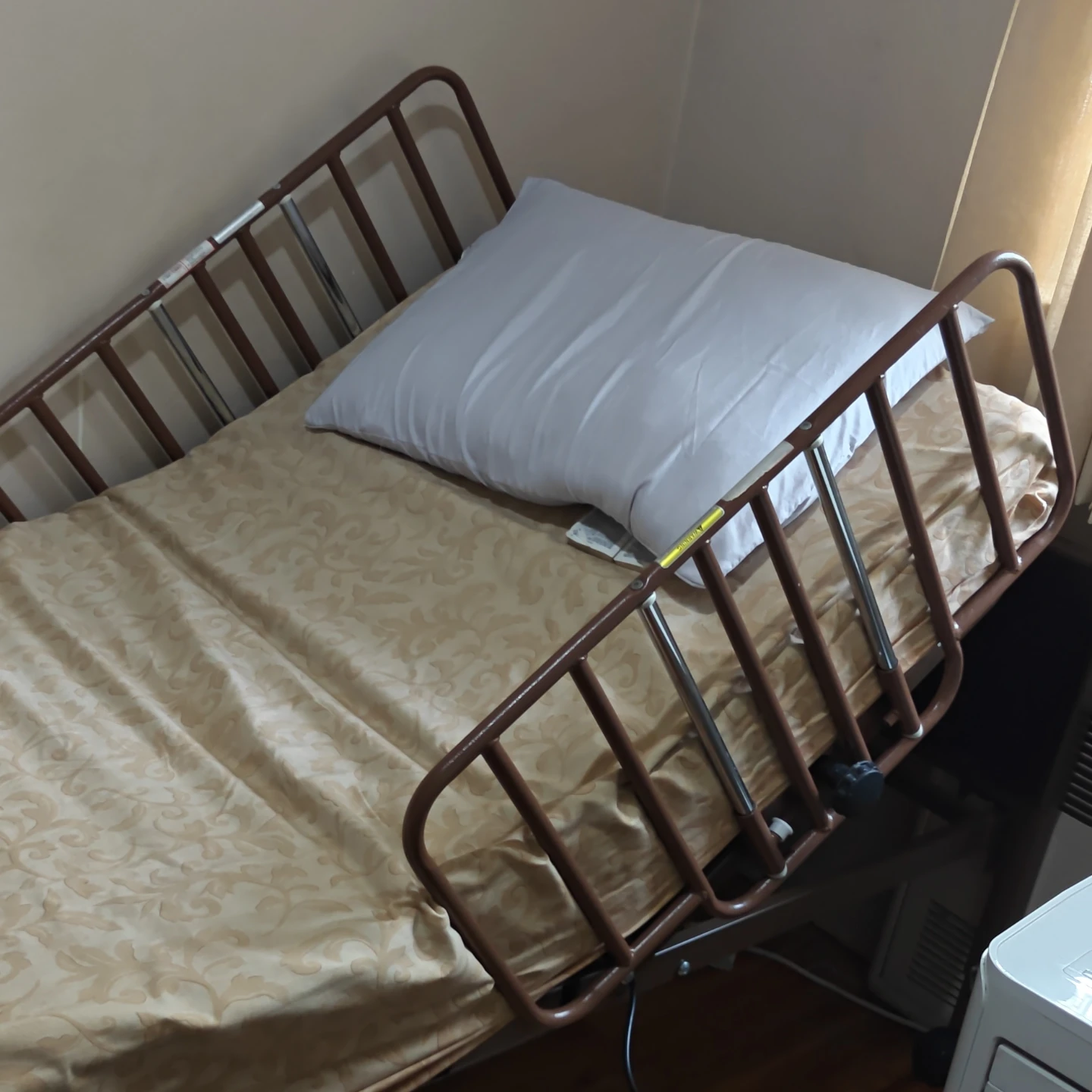 Full-electric hospital bed