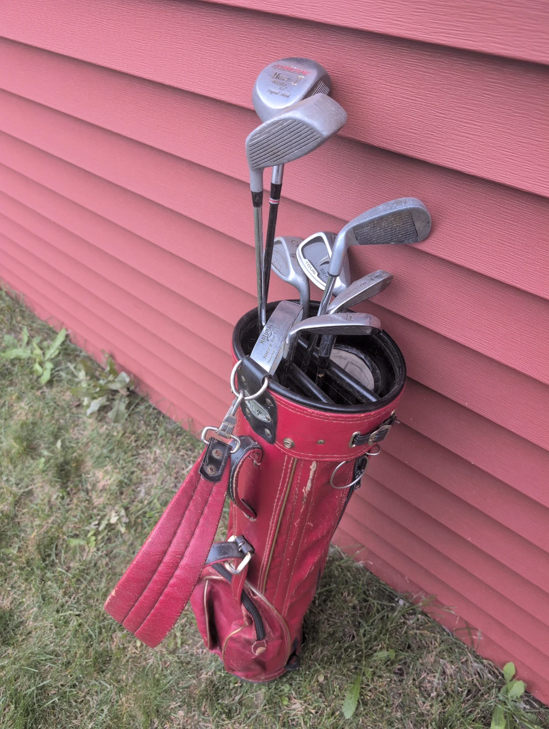 Assorted Golf Club Set with Red Bag