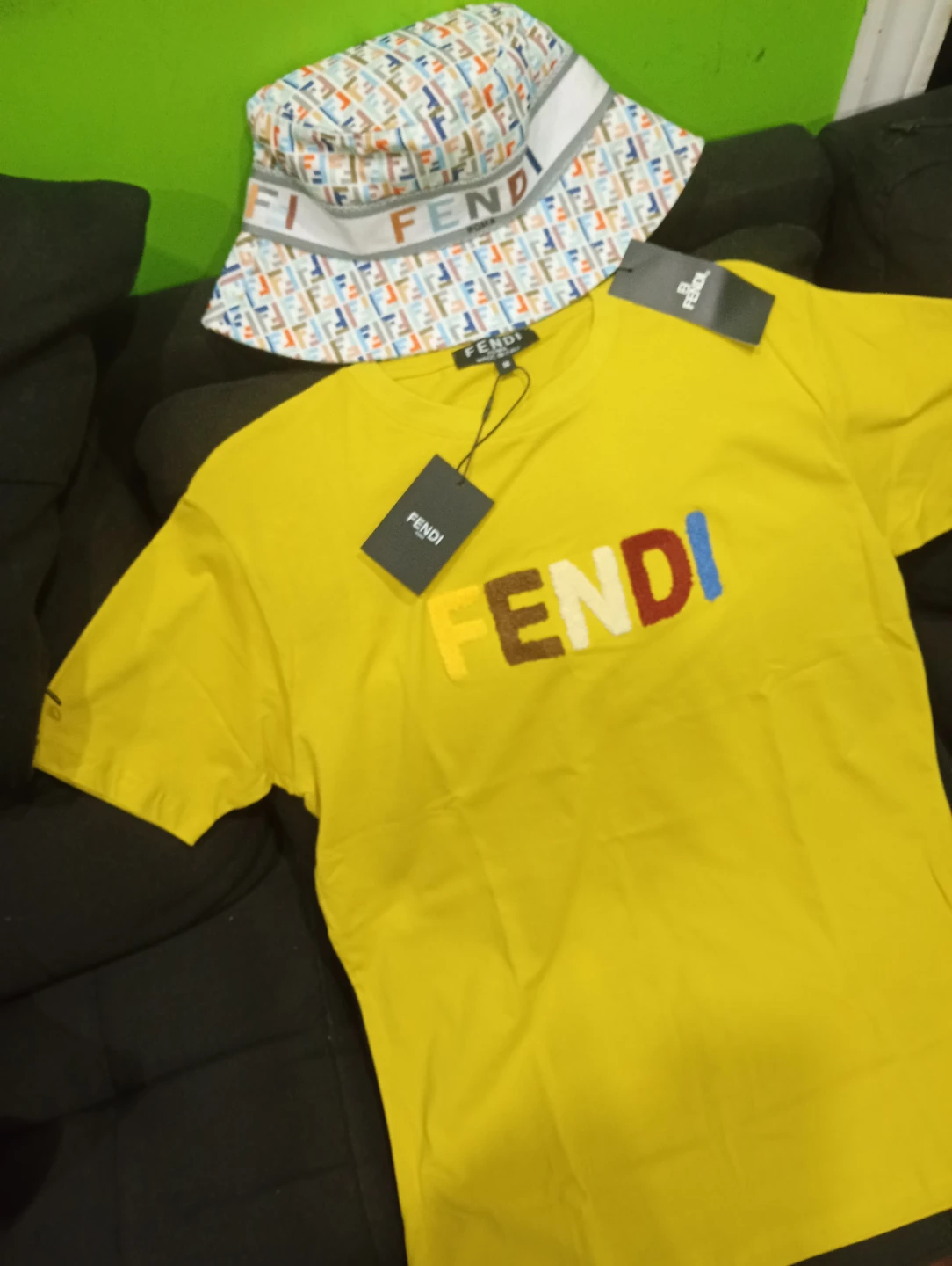 Fendi T-Shirt and Bucket Hat Set men's size M - photo 4
