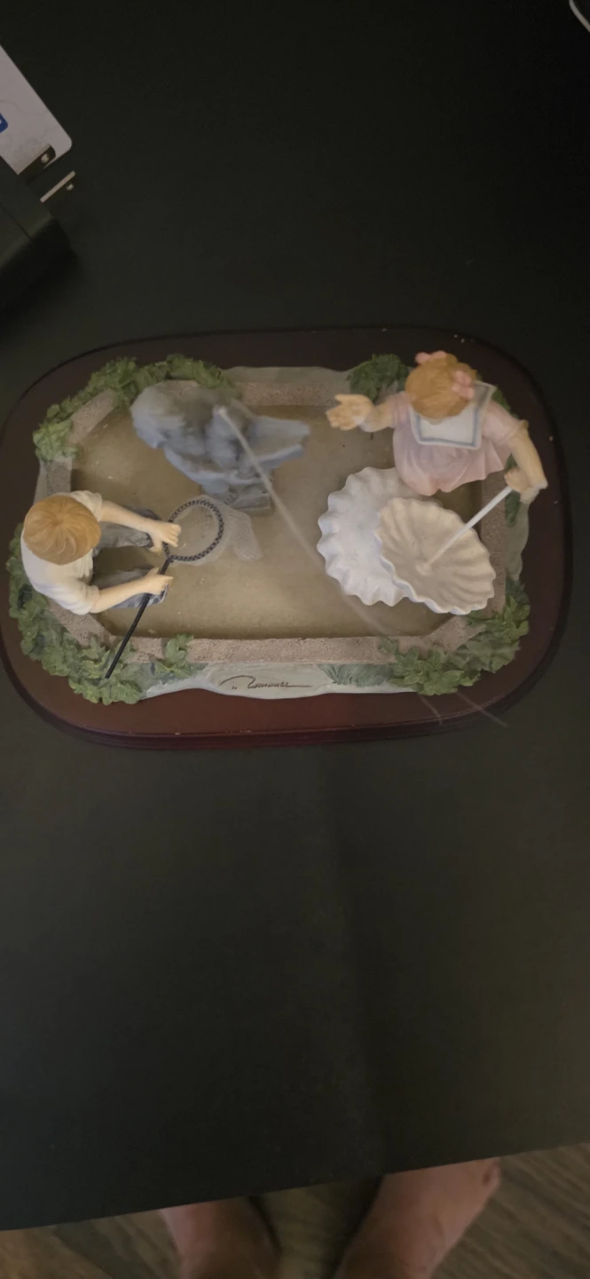 Trisha Romance Fountain of Love Figurine - photo 3