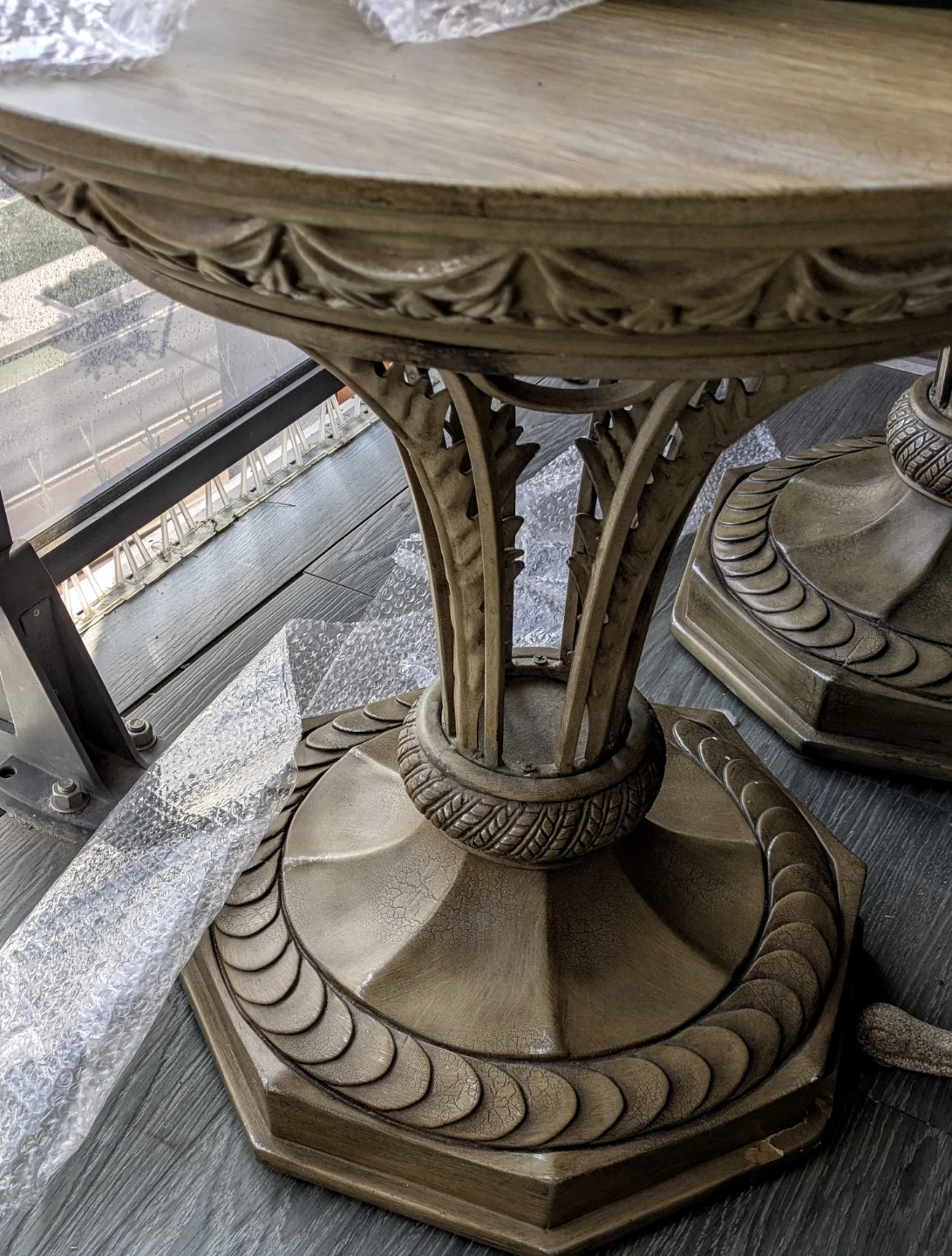 2 Vintage Table Lamps  and 2 circle glass end tables - photo 2