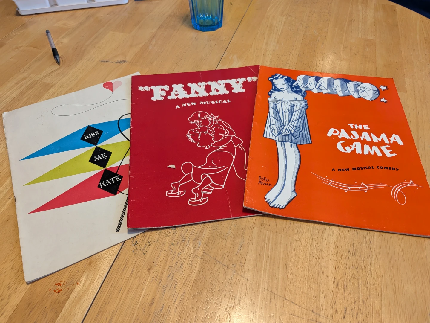 '50s theatre souvenir programs 🏈