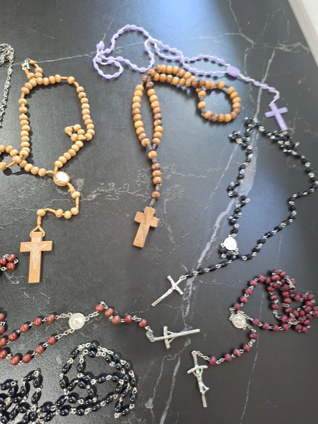 Vintage & Modern Rosary Lot – 30+ Glass, Wood & Metal Pieces - photo 5