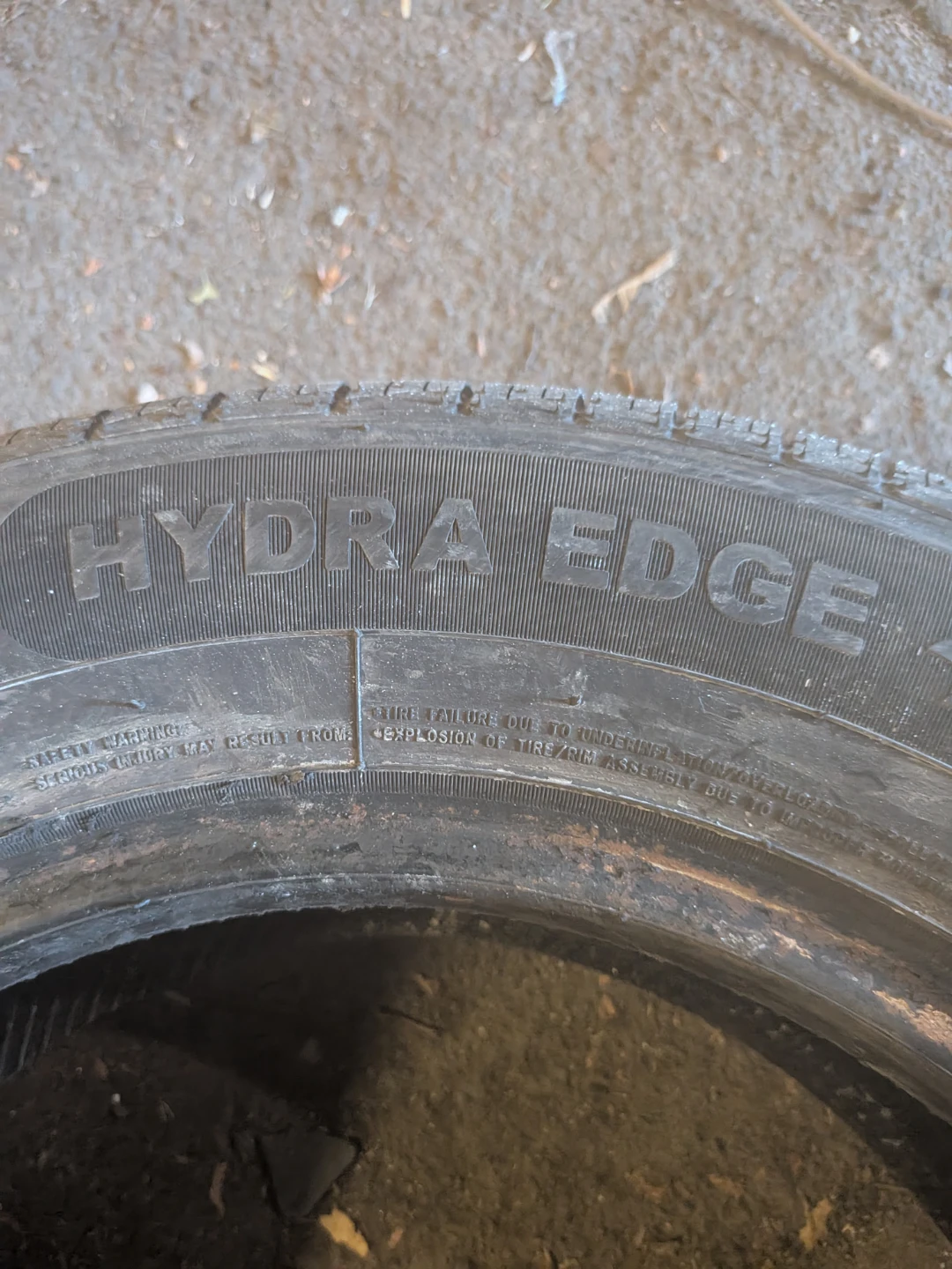 Motomaster Hydra Edge 175/70R14 Tire - photo 4