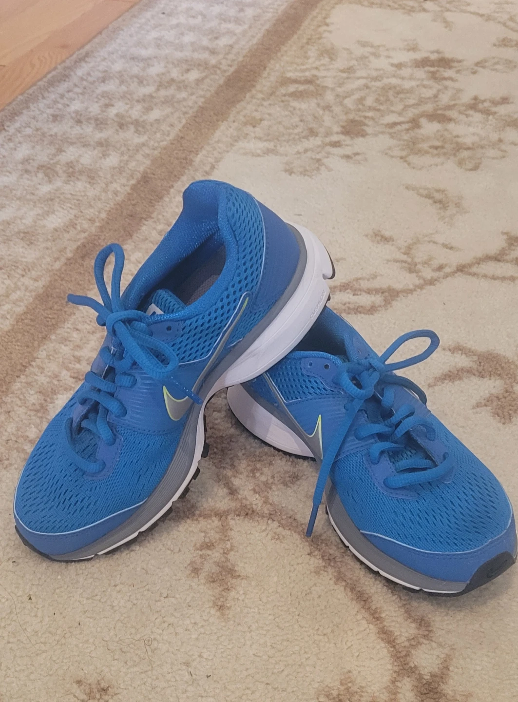 NEW Nike Running Shoes, Kids size 2 - photo 4