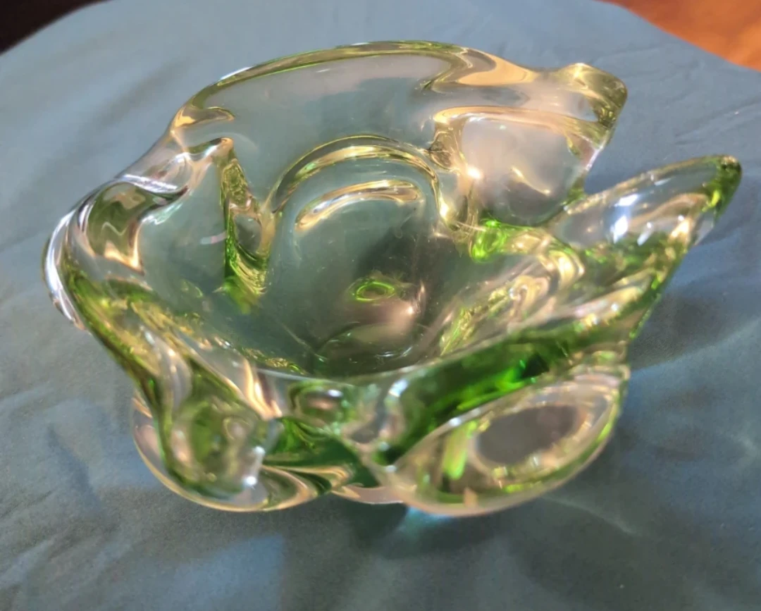 Vintage Green Art Glass Bowl - photo 3