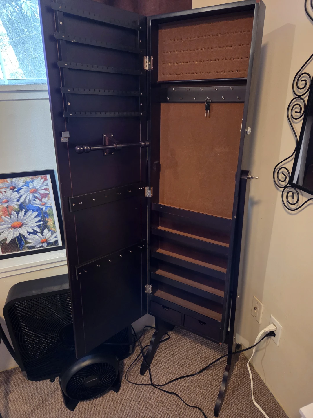 Mirror / jewelry box
