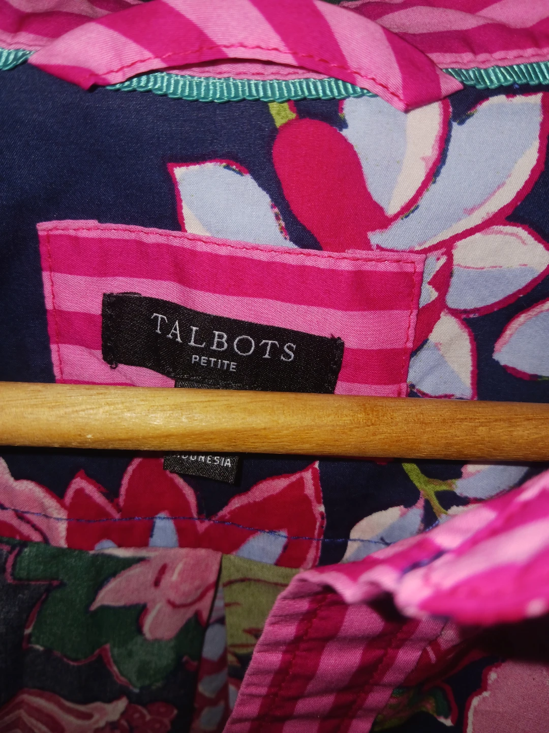 🏈 Talbots Petite Floral Button-Down Shirt - photo 4