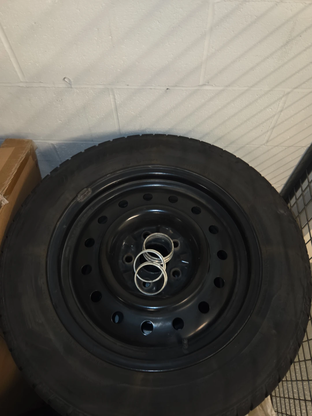 4 x Hankook Icebear Winter tires 1  Michelin P215/60R16 - photo 4