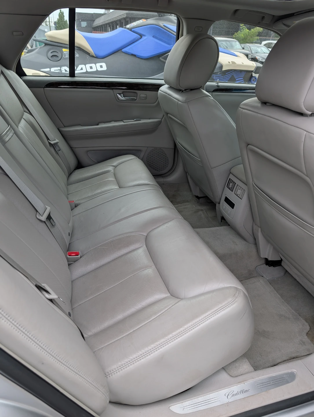 2009 Cadillac DTS Silver Sedan - photo 5
