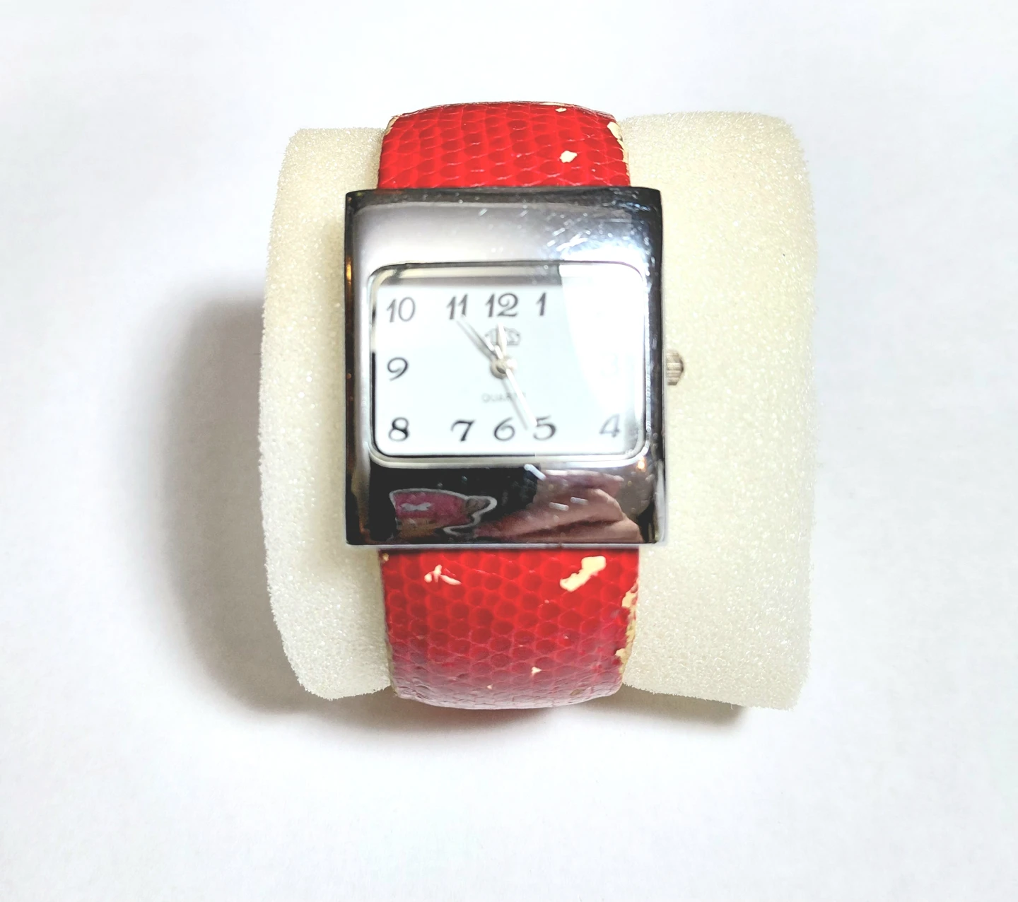 Red Quartz Bracelet Watch