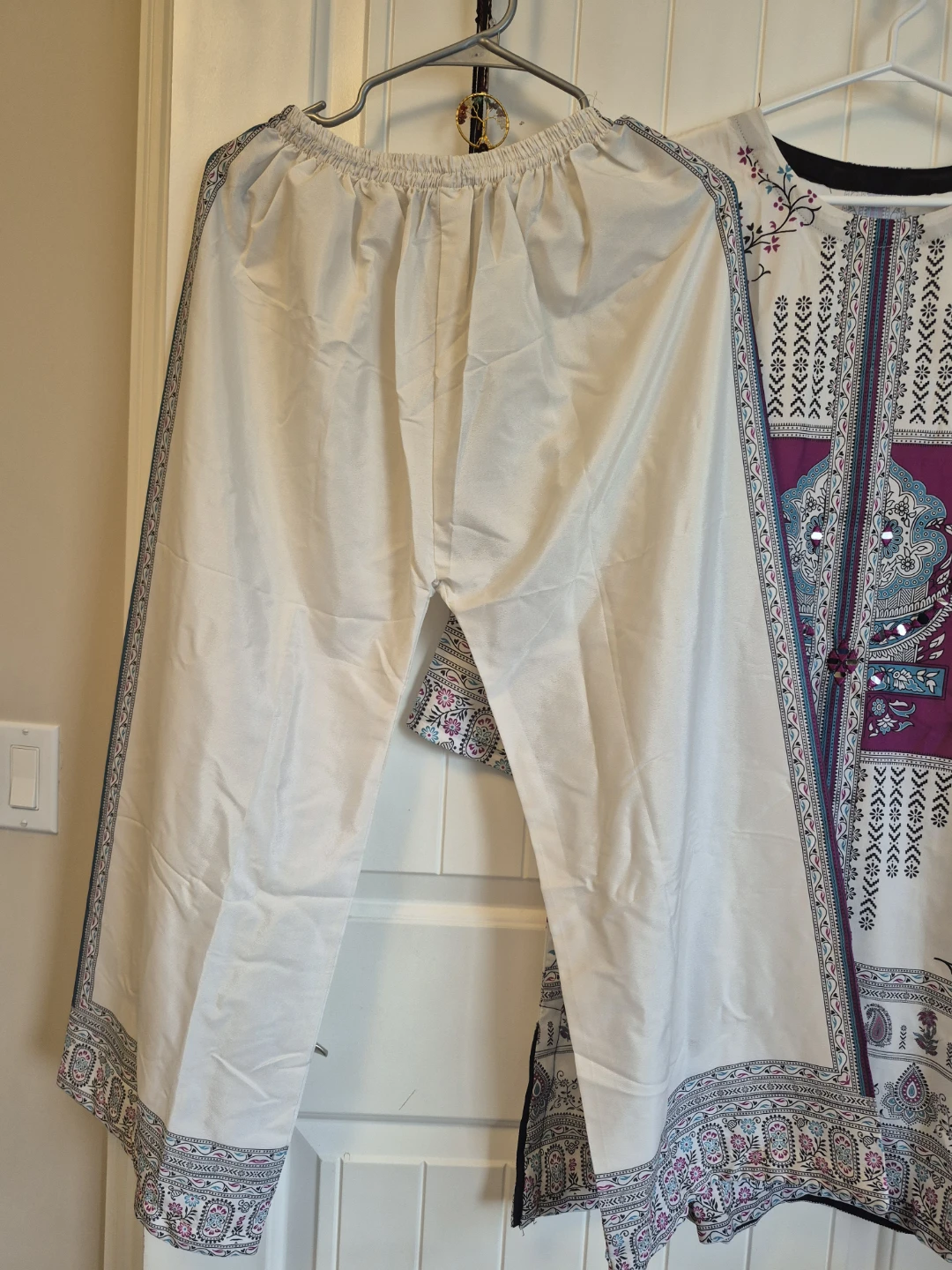Purple and white patterned kurta set - photo 3