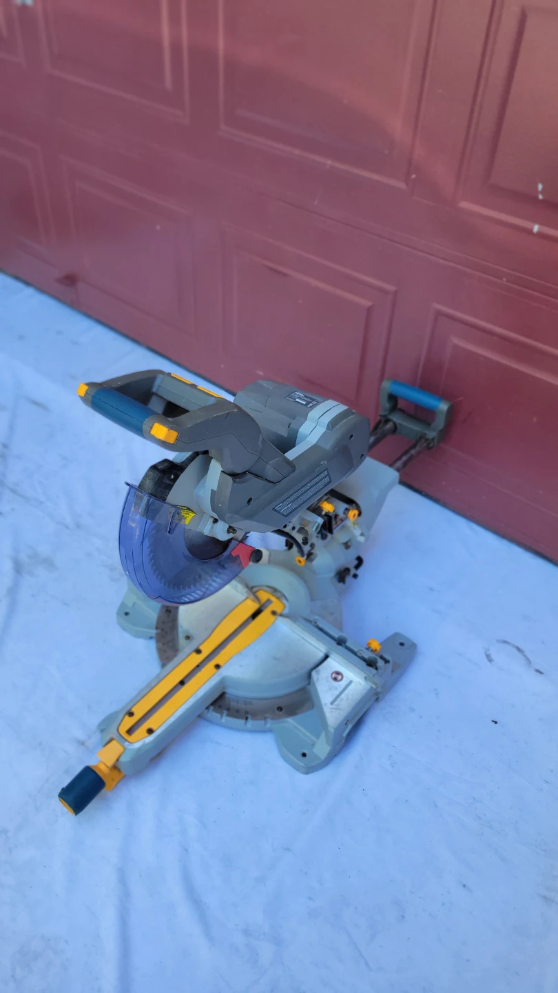 Maximum 10-inch Sliding Mitre Saw