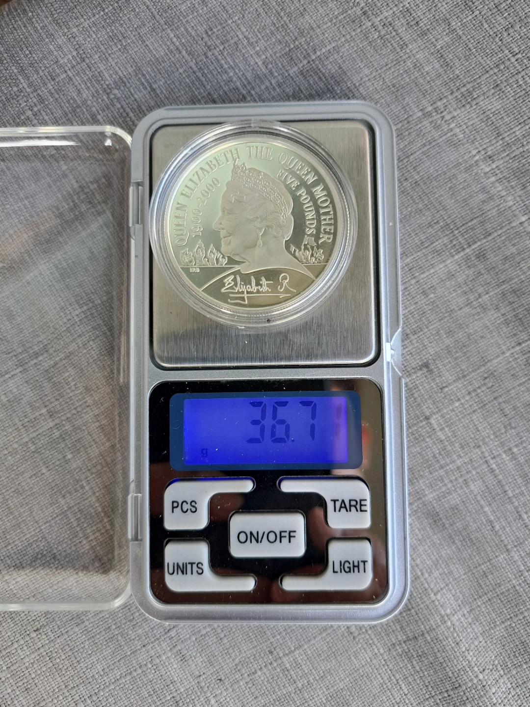 2000 Queen Mother Five Pound Coin