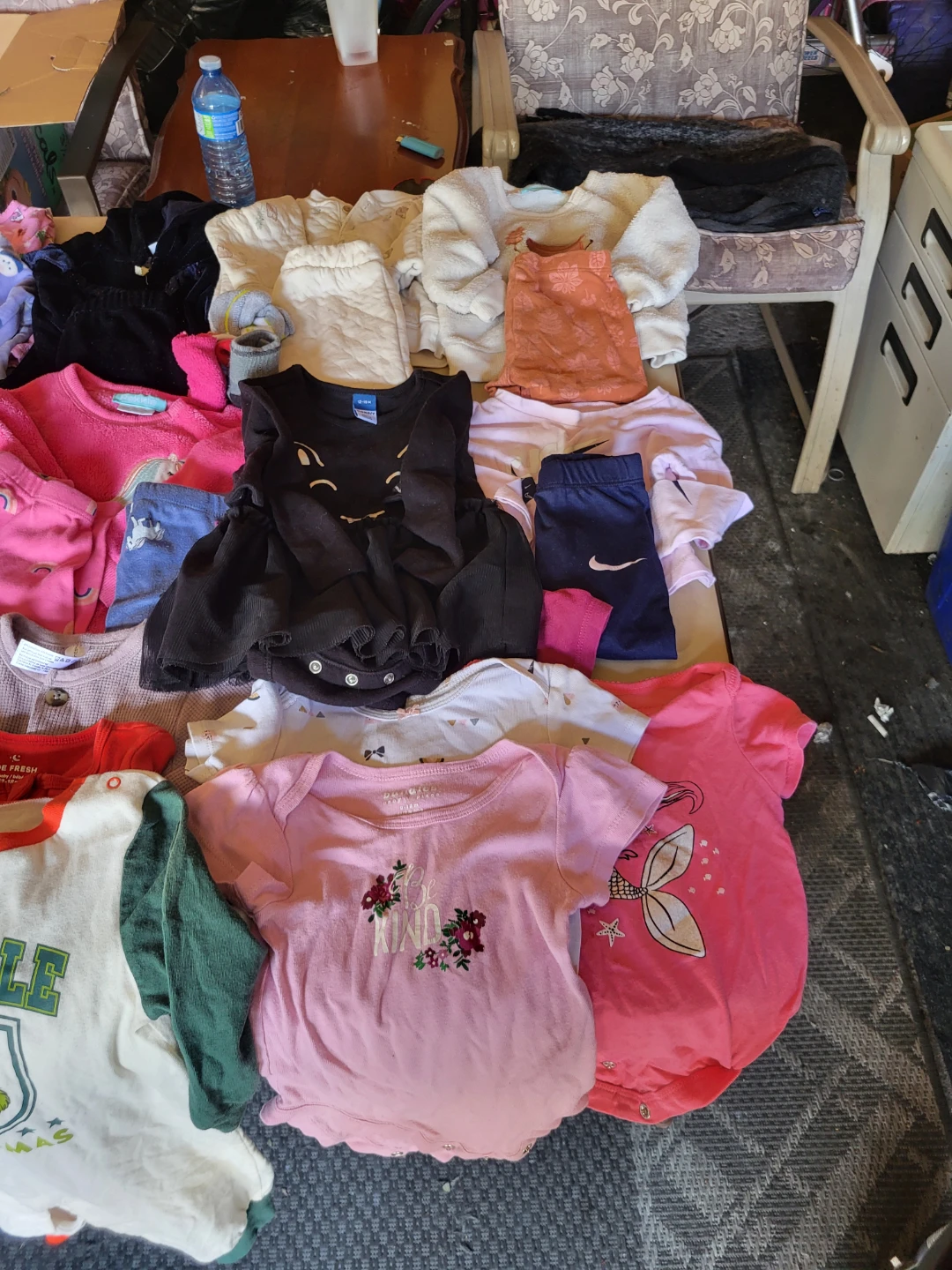 Baby girl clothing bundle - photo 4
