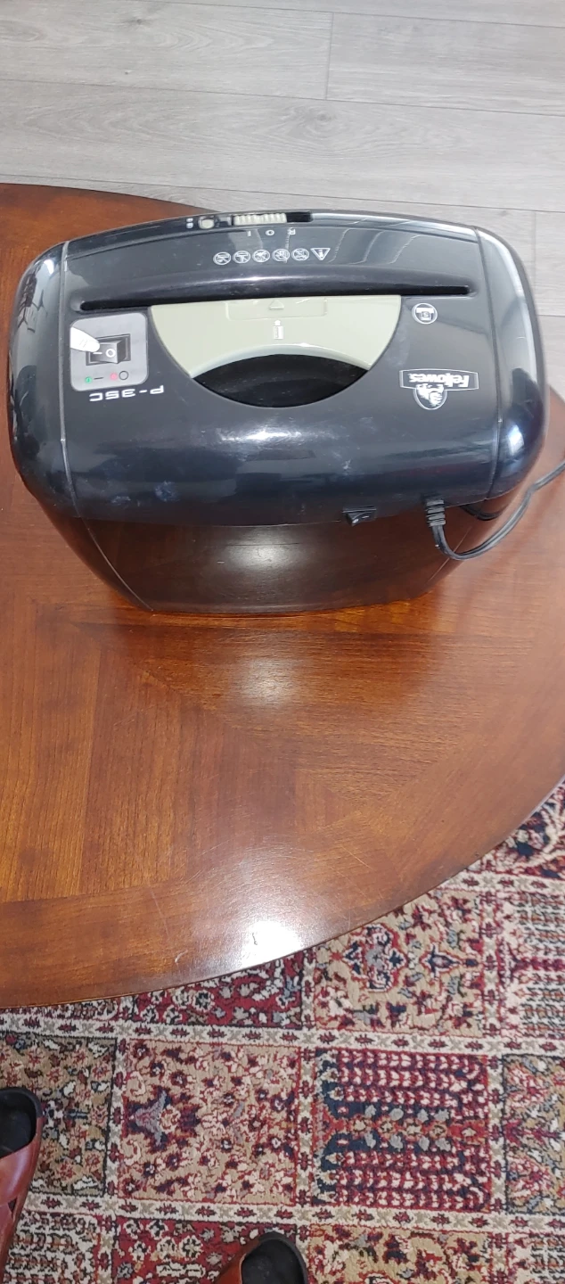 Fellowes P-35C Paper Shredder - photo 2