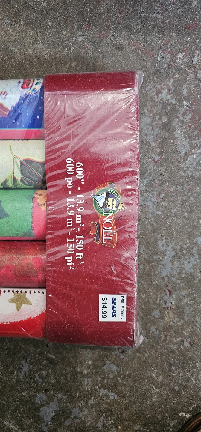 Avenue Noel Christmas Wrapping Paper - photo 2