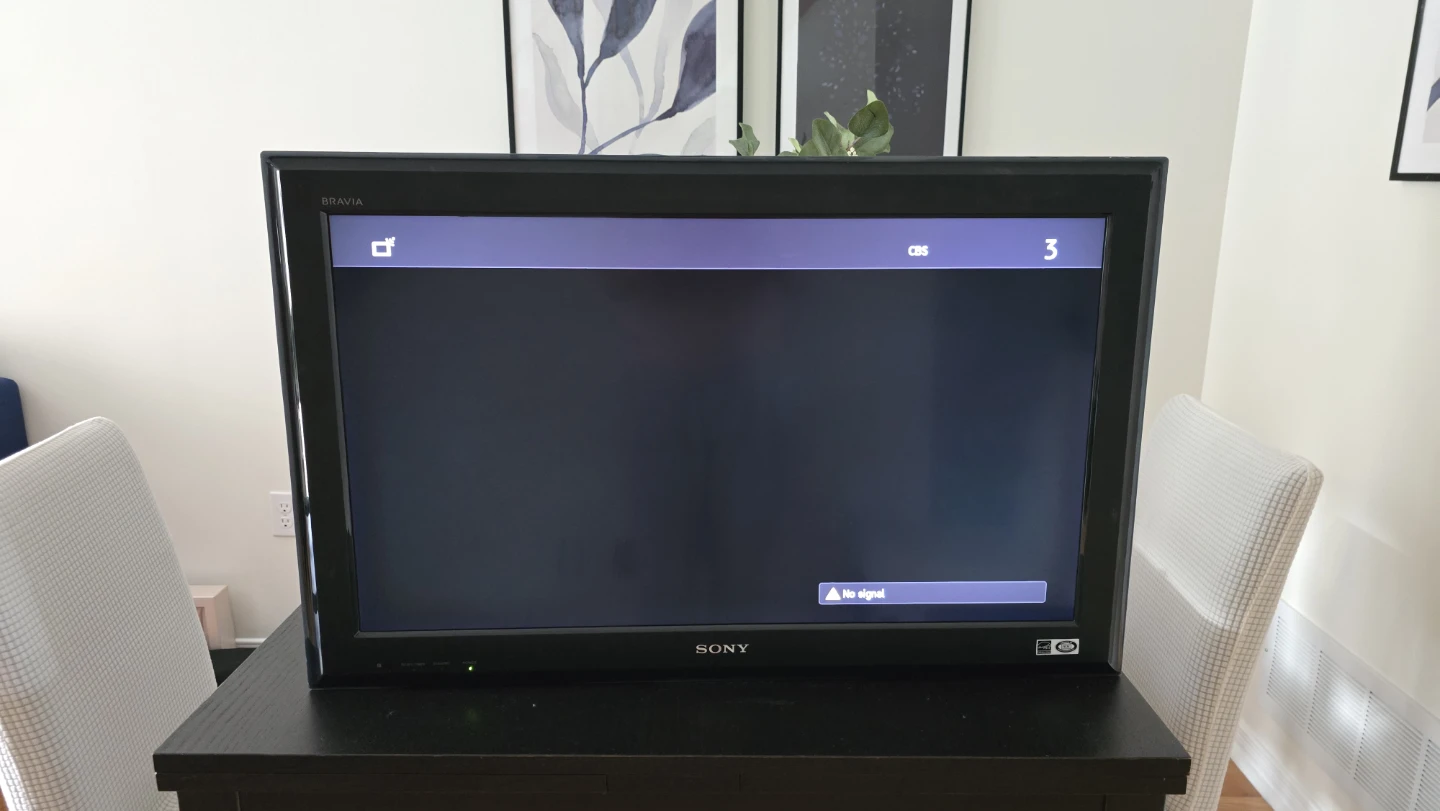 32" Sony Bravia TV - photo 2