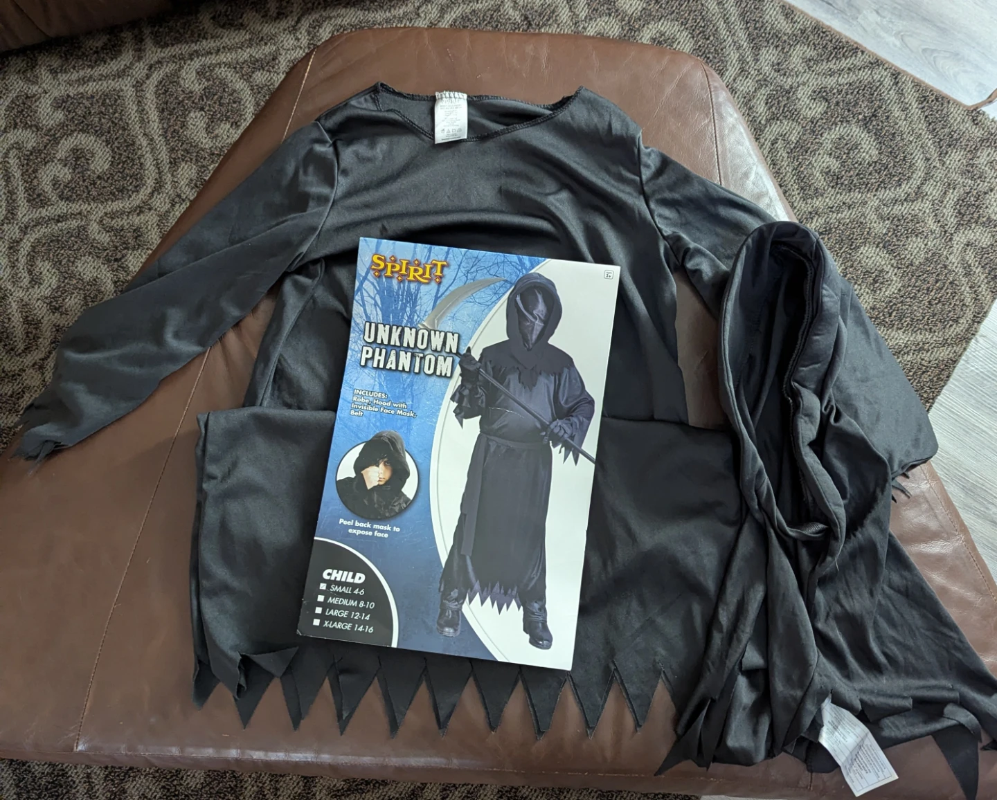Spirit Halloween Unknown Phantom Costume child small 4-6