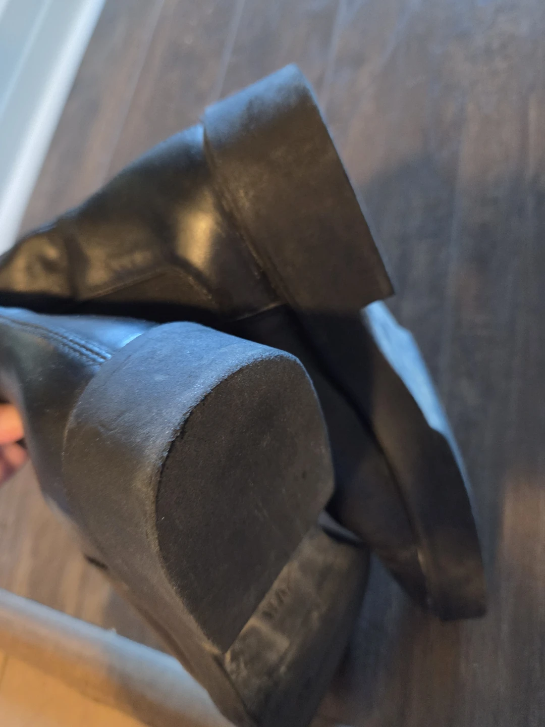 Black Leather Chelsea Boots - photo 4