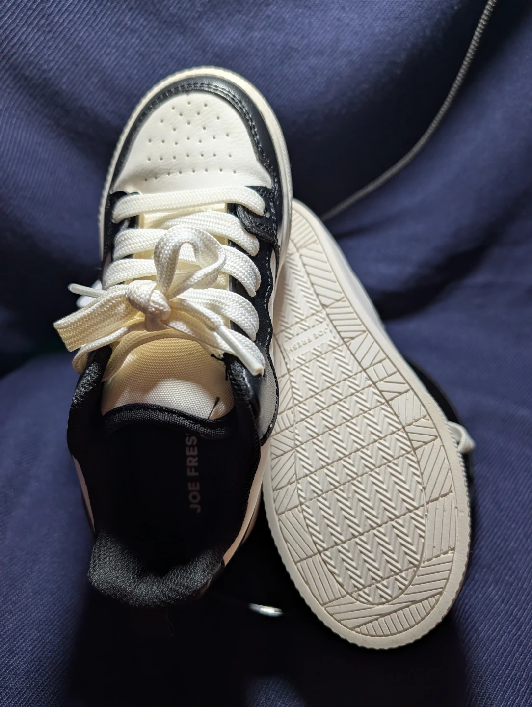 Like-New Joe Fresh Sneakers - Size 13 - Barely Worn! - photo 4