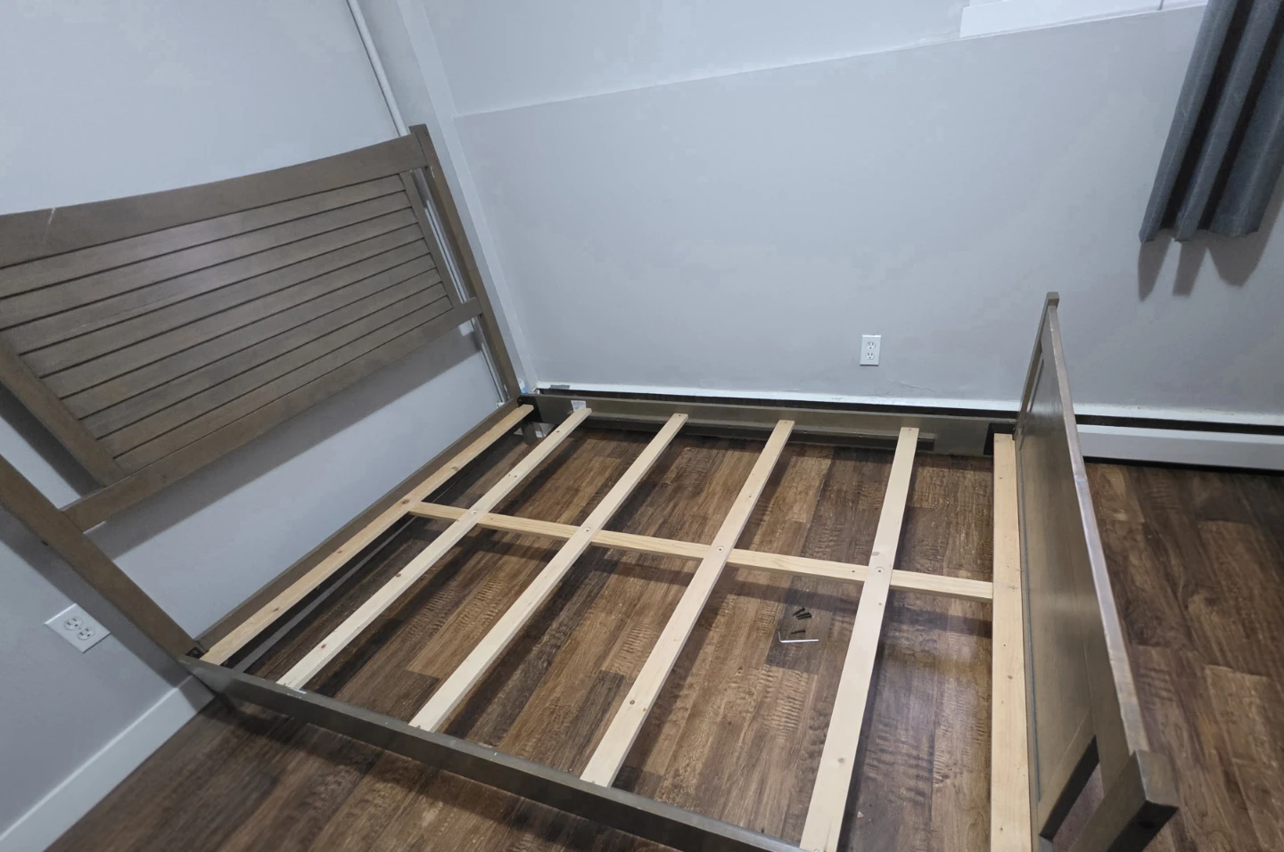 Wooden Queen Size Bed Frame - photo 4