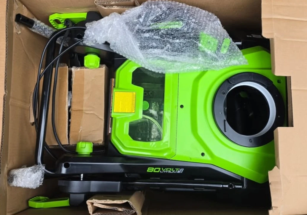 Greenworks Pro SNB403 80V 22in Cordless Snow Blower - photo 2