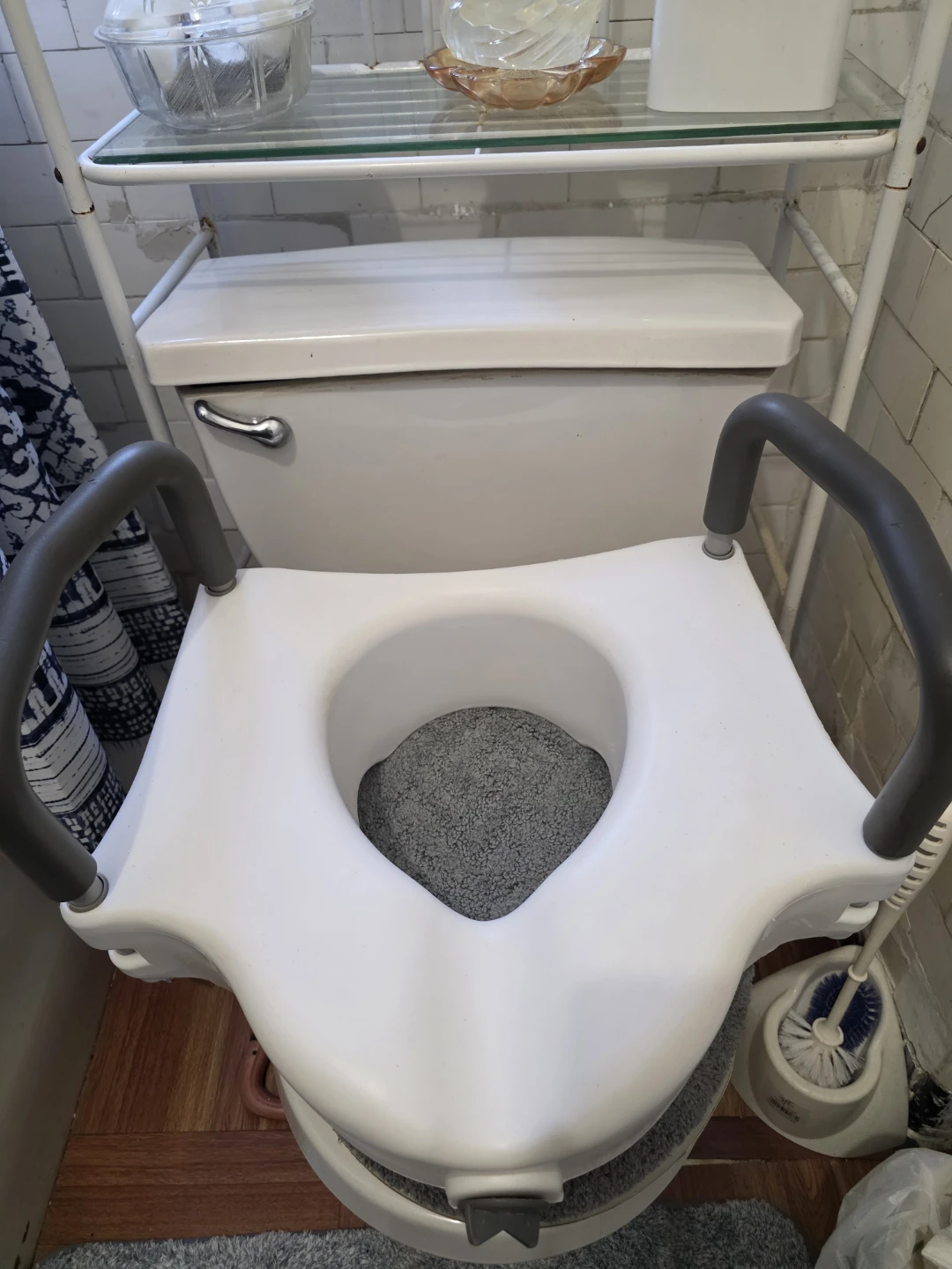 Raised Toilet Seat with Removable Armrests - photo 4
