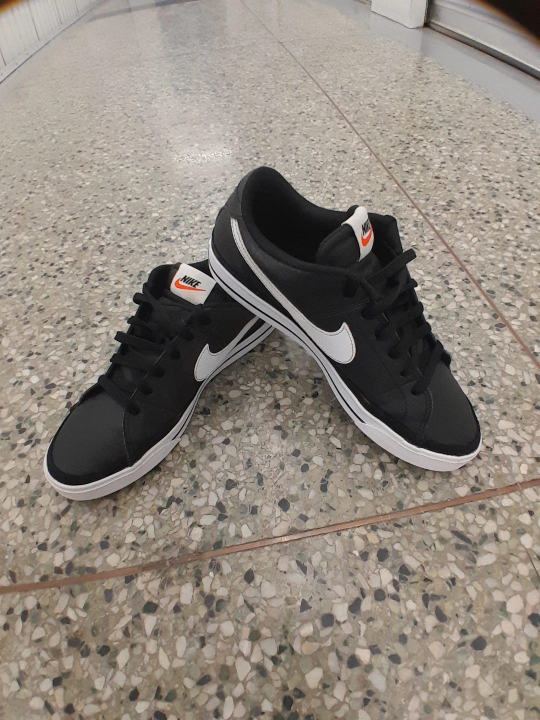 Nike Men's Black Sneakers Women's  Size 8.5 - photo 3
