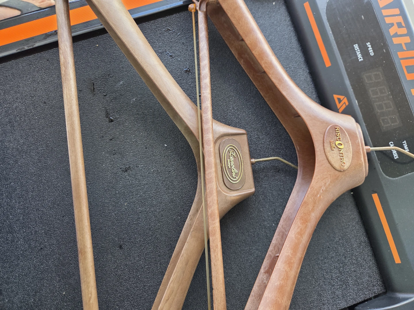 Fisacontro and Barello Wooden Hangers - photo 5