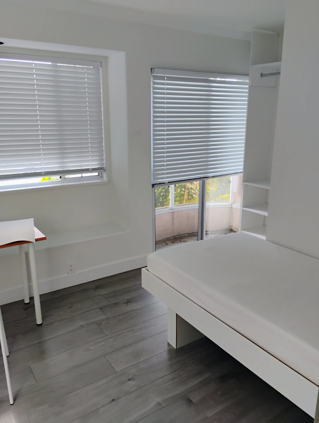 One room - photo 4