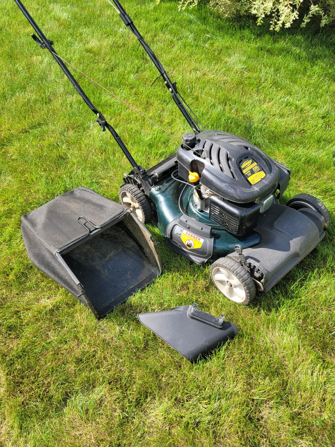 Yardworks 21 inch Self-Propelled Gas Mower