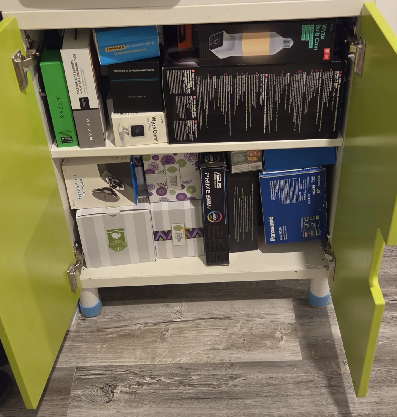 IKEA Stuva cabinet with lime green doors - photo 3