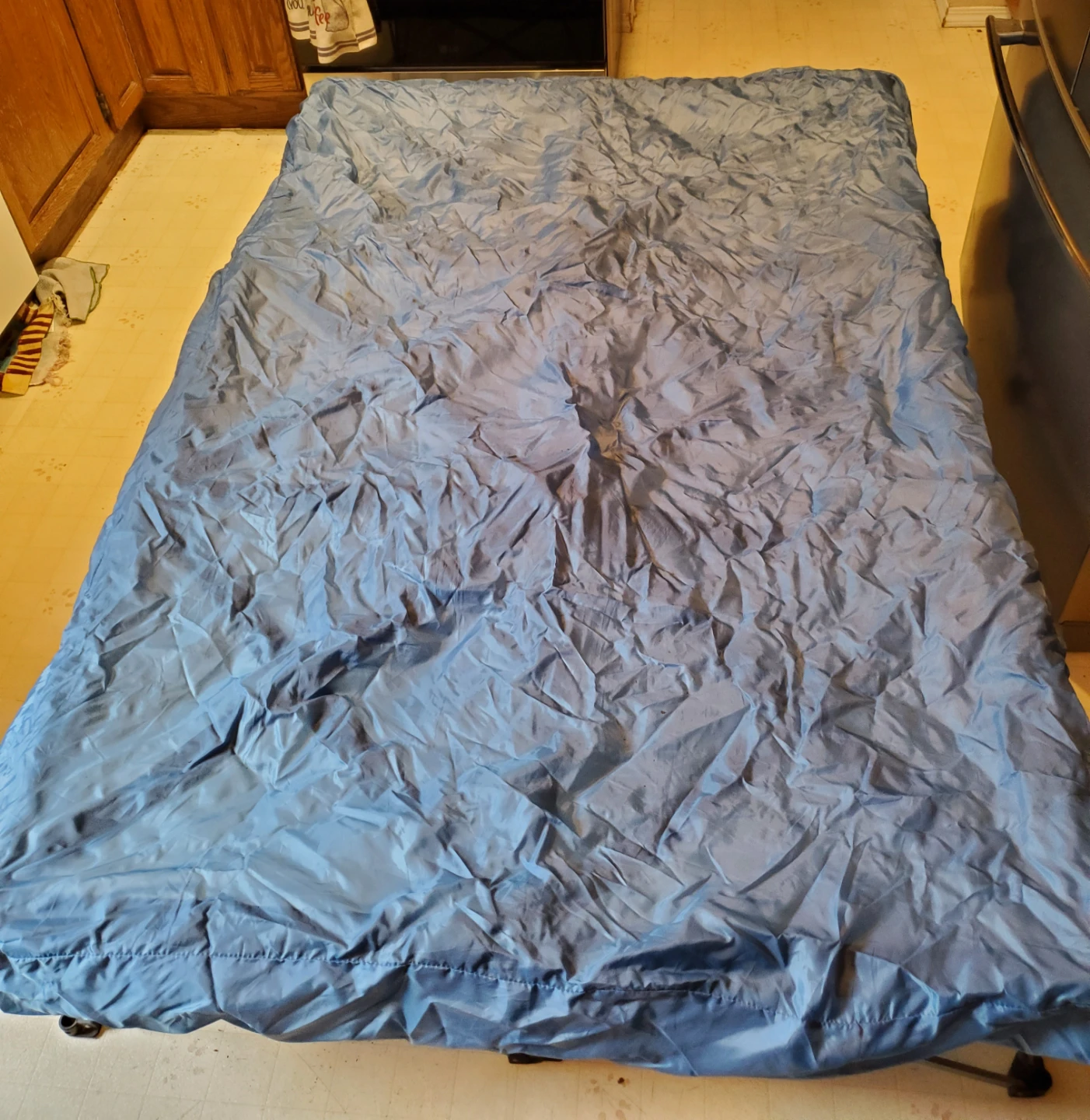 Escort Queen-Size Portable Bed - photo 2