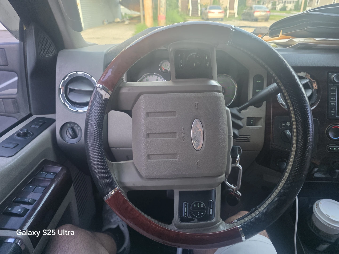 Ford F-350 Super Duty Truck Lariat 6.4 - photo 2
