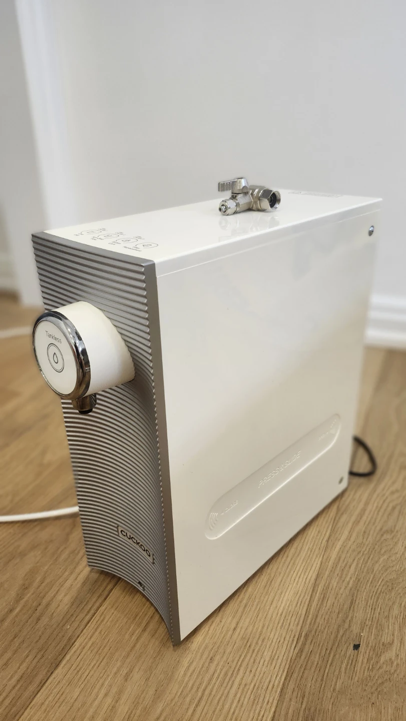 Cuckoo Tankless Water Purifier - photo 2