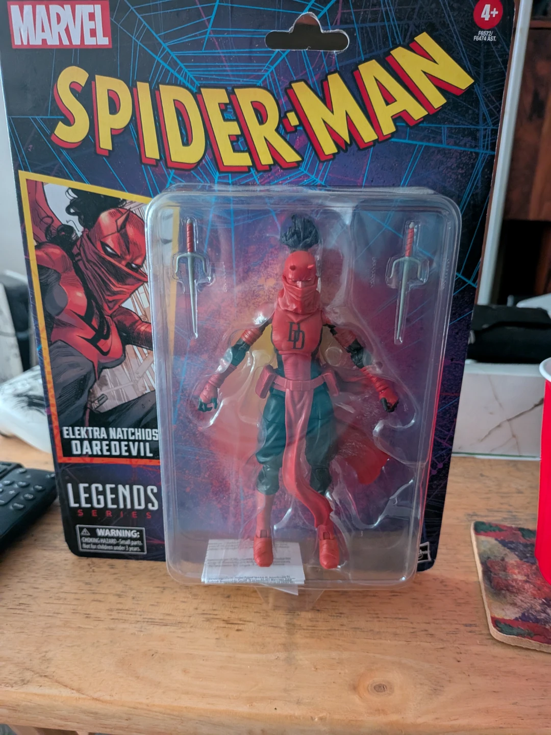 Marvel Legends Elektra Natchios Daredevil Retro Card - photo 2