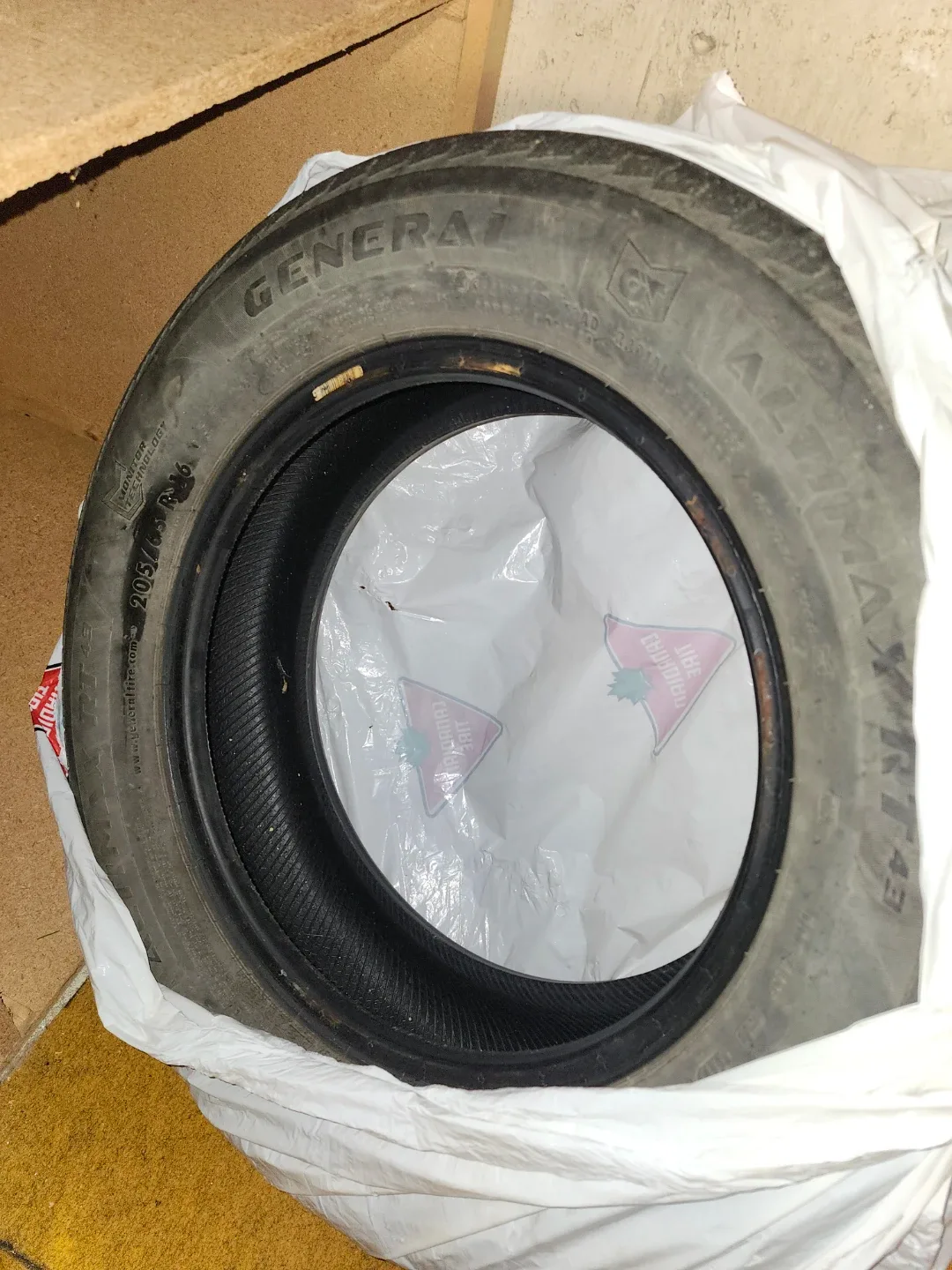General Altimax RT43 Tire 205/65 R16
