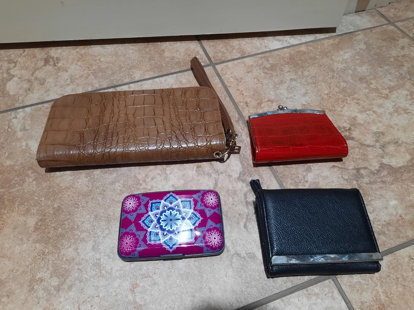 New/used wallets