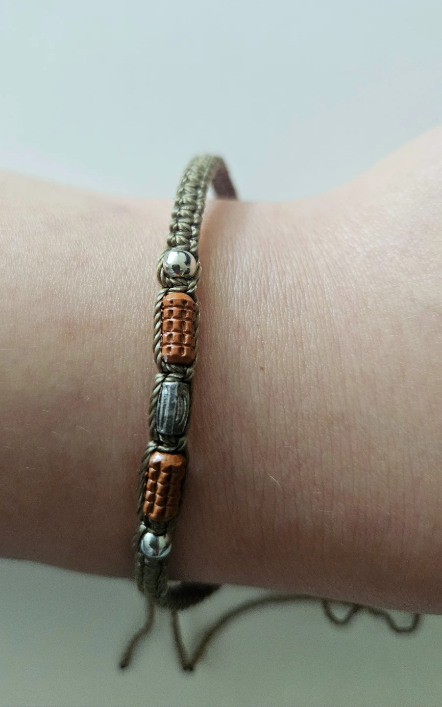 Olive green macrame bracelet with beads 🏈