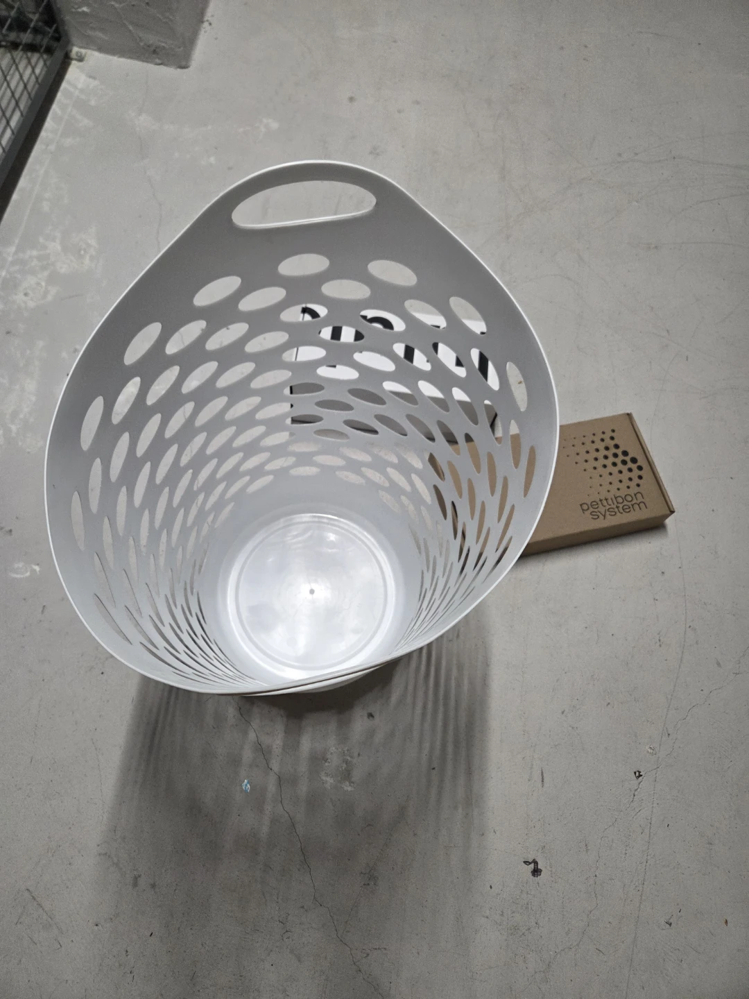 Lululemon White Laundry Hamper - photo 4