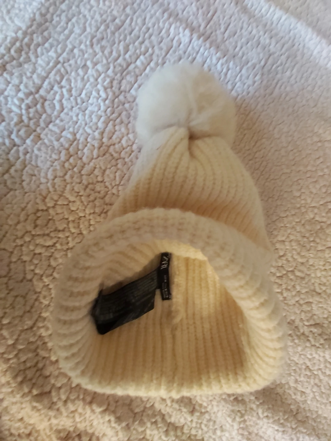 🏈  Clothing and Accessories Lot, alll in 30 - photo 3