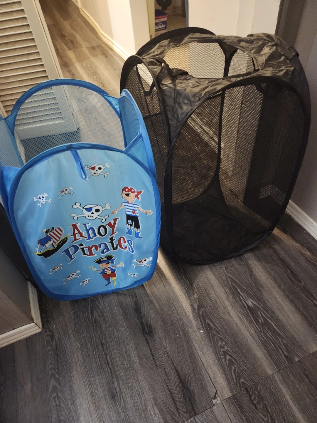 Set of 2 Collapsible Pop-Up Hampers - photo 4