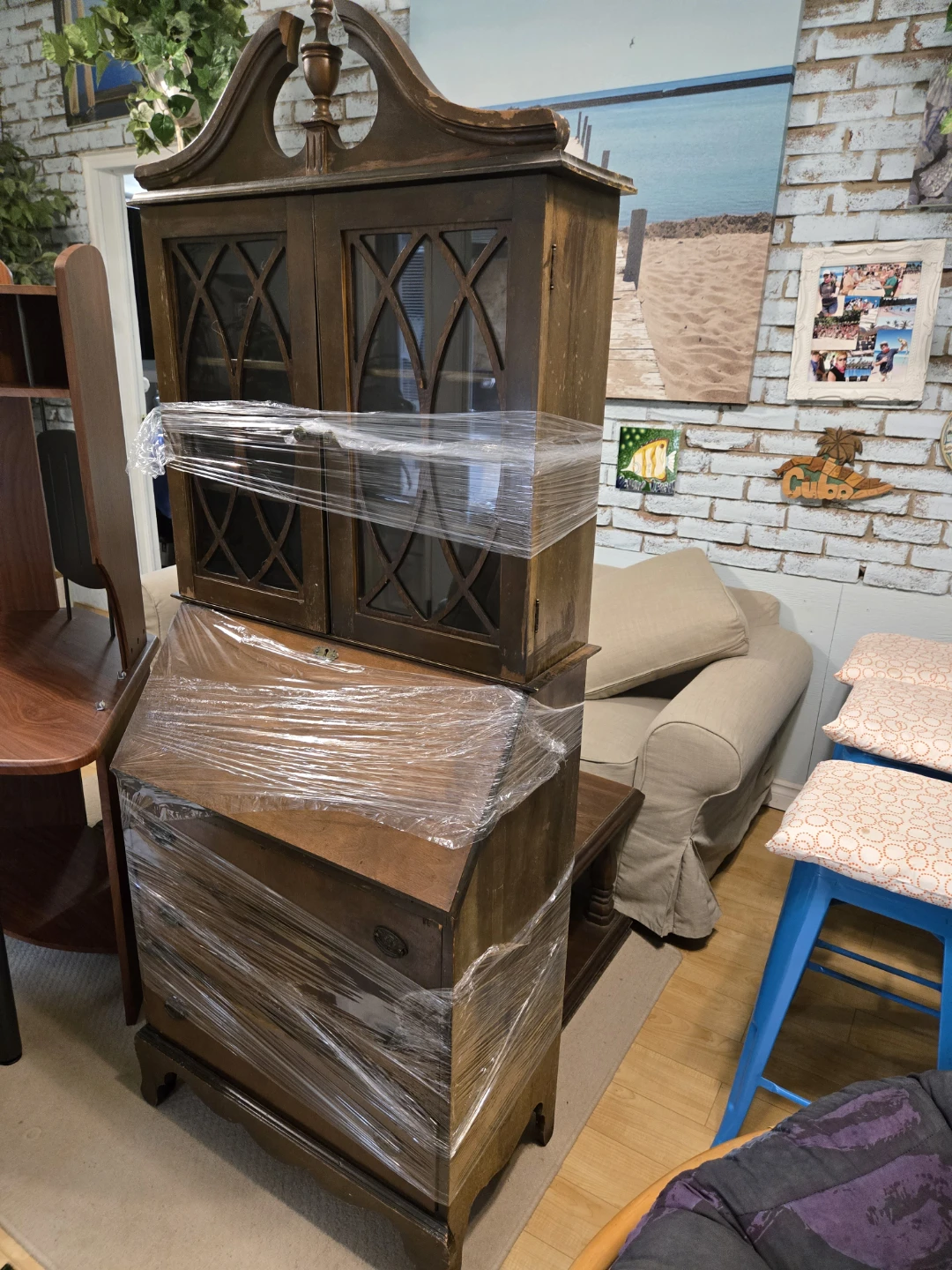 Computer desk,cabinet ,power recliner - photo 2