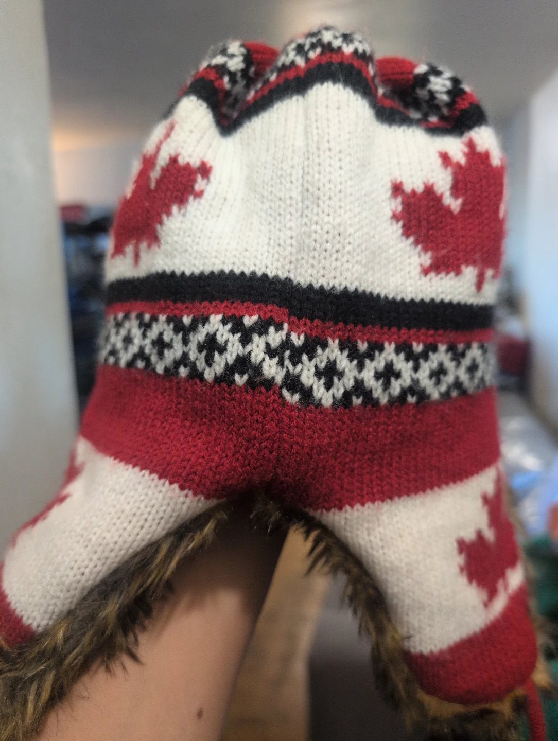 Red and white Canada maple leaf trapper hat - photo 3