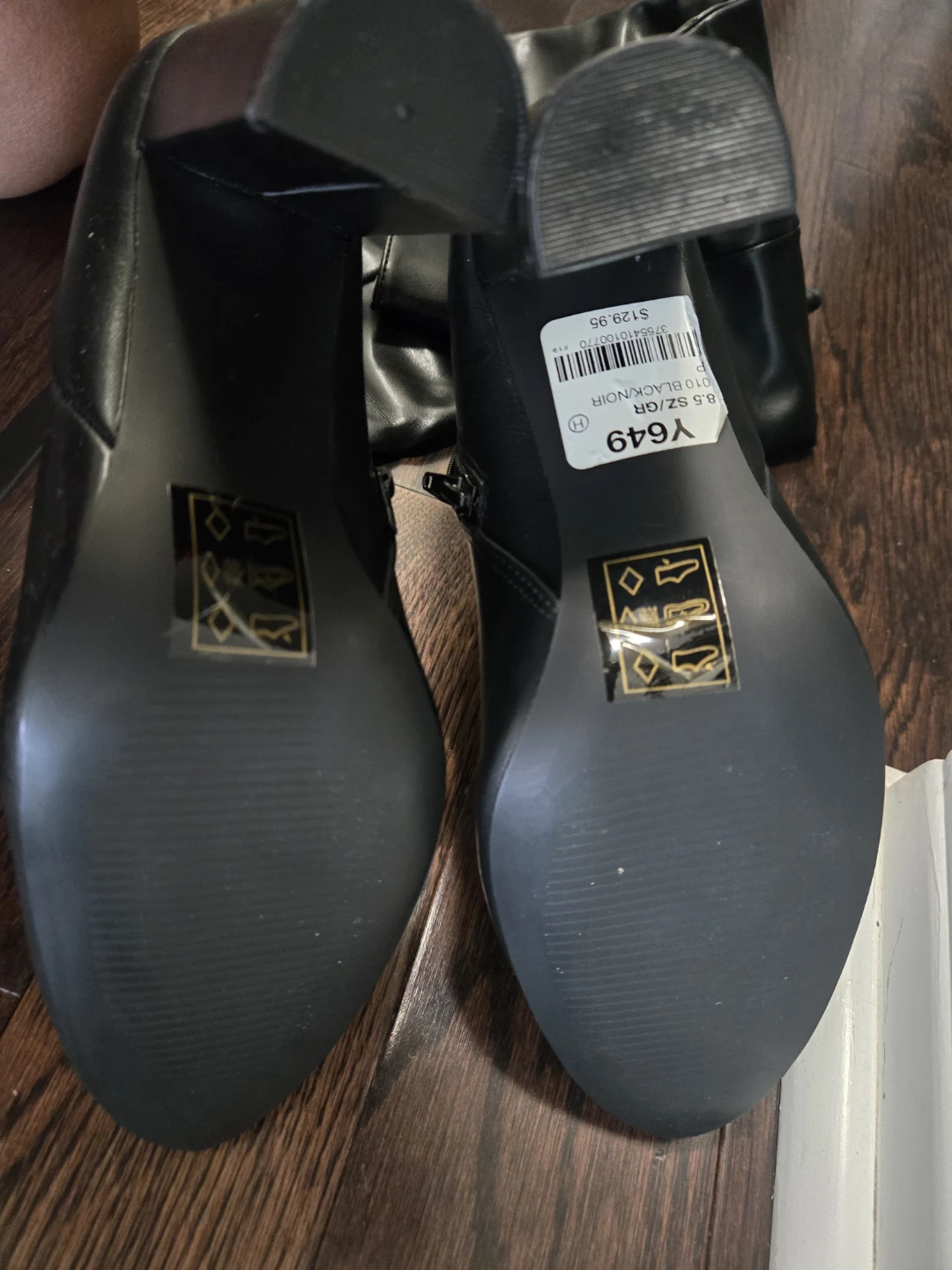 Le Chateau Black Knee-High Boots - Size 8.5 - photo 3