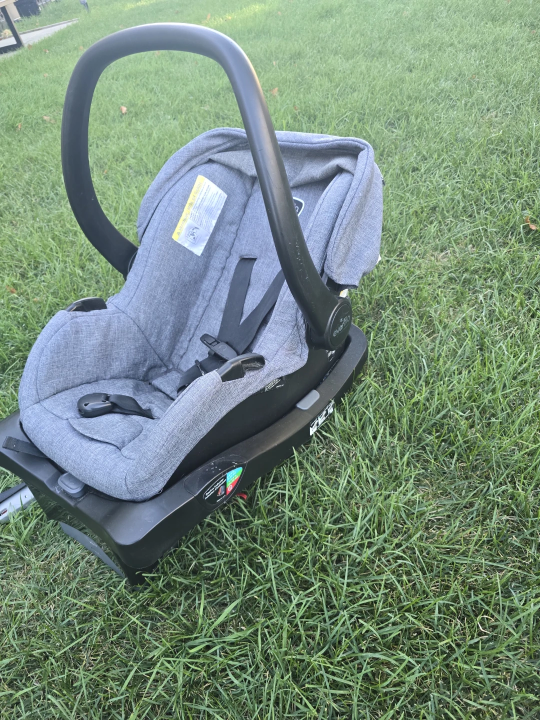 Evenflo Litemax Sport Infant Car Seat and Base - photo 2